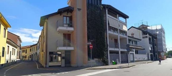 3 rooms Apartment in Bareggio, Italy No. 187585 7