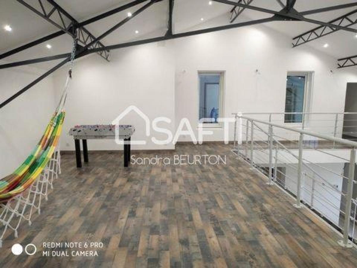 6 bedrooms Apartment in Challans, France No. 33258