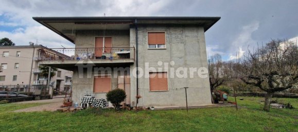6 bedrooms Villa in Biandronno, Italy No. 314104 3