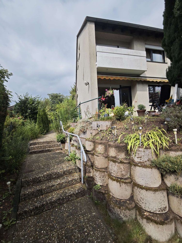 Adosado de 5 habitaciónes en Hochtaunuskreis, Germany No. 223604