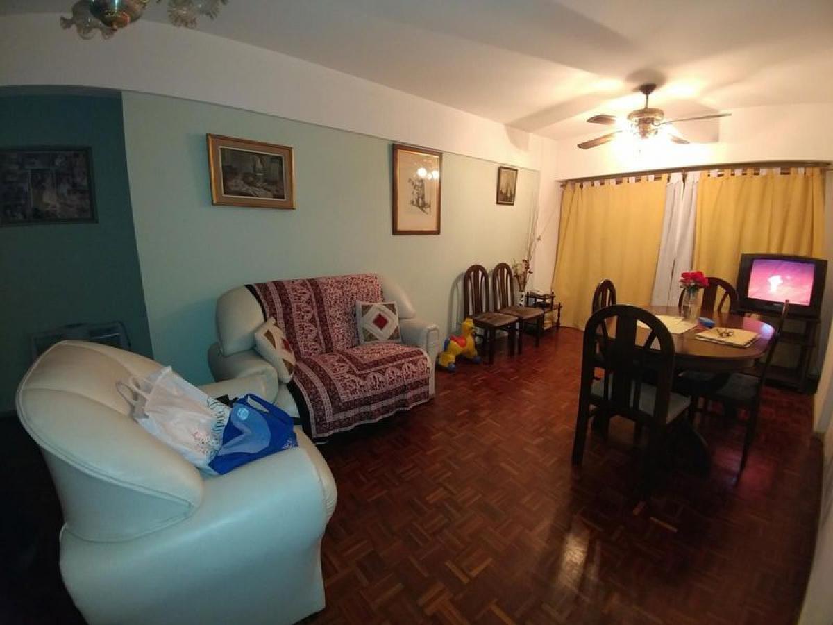Apartamento de 2 dormitorios en Avellaneda, Argentina No. 80339