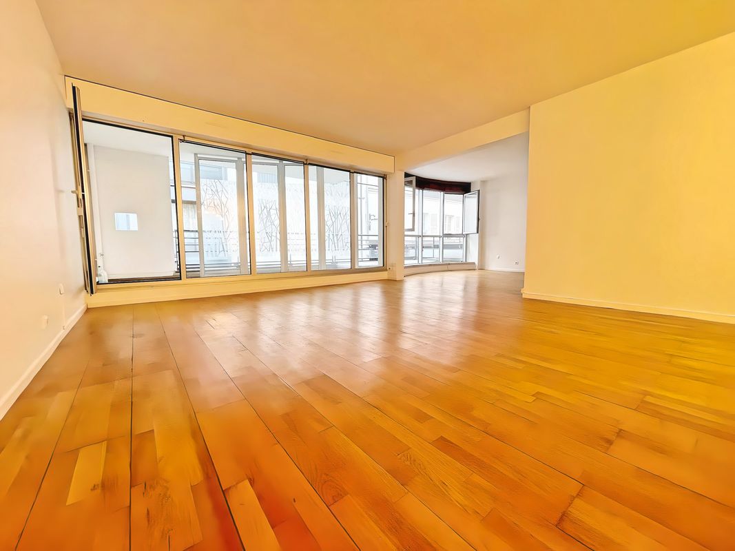 Квартира с 2 спальнями в Париж, Франция № 130360