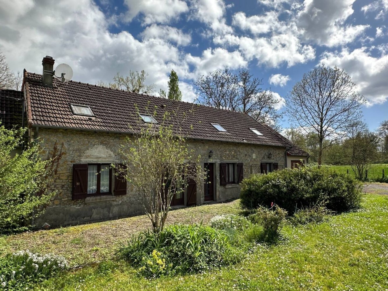 2 chambres Maison à Sarzay, France No. 69990