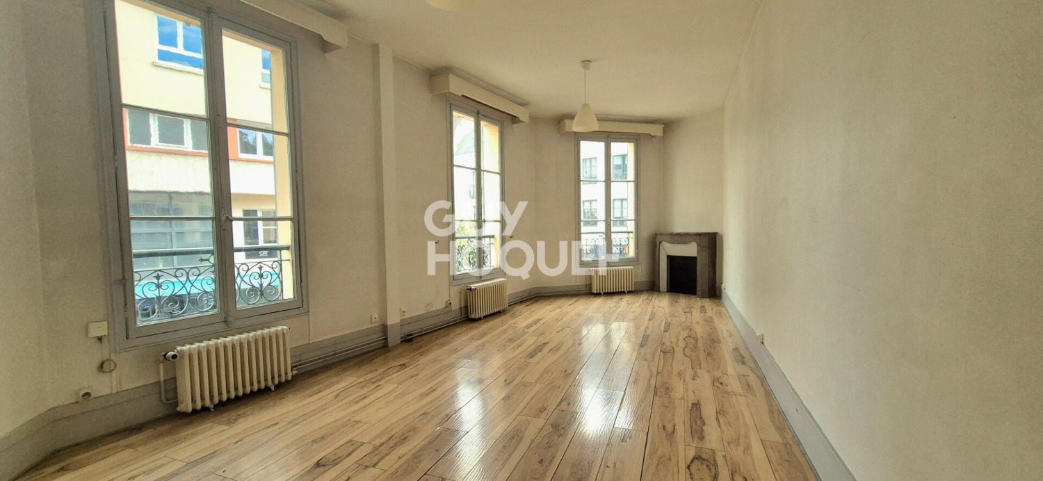 3 bedrooms Apartment in Dreux, France No. 271668