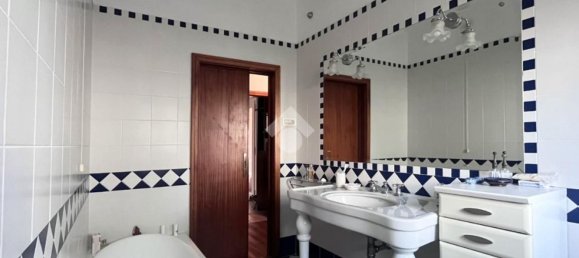 8 غرف نوم فيلا في Molinella, Italy رقم 362393 19