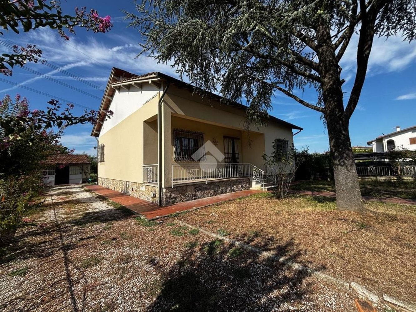 4 bedrooms Villa in Uzzano, Italy No. 328580