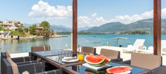 4 bedrooms Commercial property in Tivat, Montenegro No. 67 2