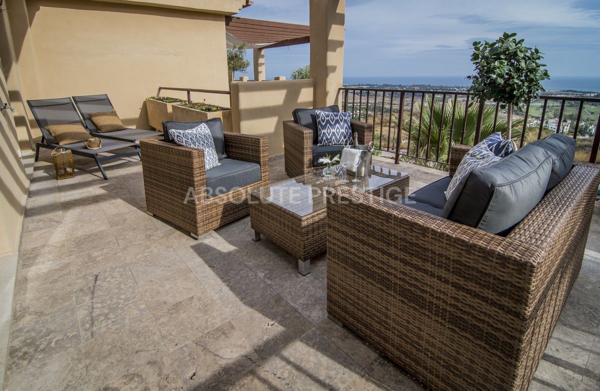 2 bedrooms Apartment in Benahavis, Spain No. 19072