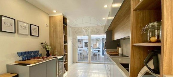 4 bedrooms Villa in Cascais, Portugal No. 169990 13