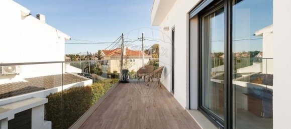 4 bedrooms Villa in Cascais, Portugal No. 169990 20