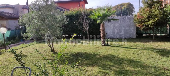 2 bedrooms Apartment in Lomagna, Italy No. 118489 7