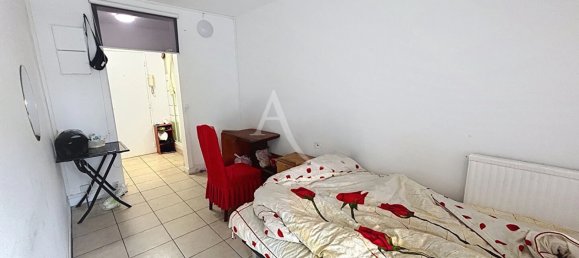 Studio à Saint-Cloud, France No. 293445 2