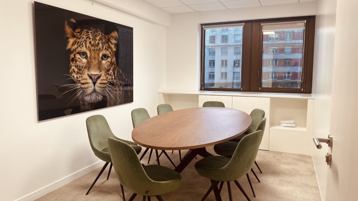 Коммерческая недвижимость 440м² в Сюрен, Франция № 150344