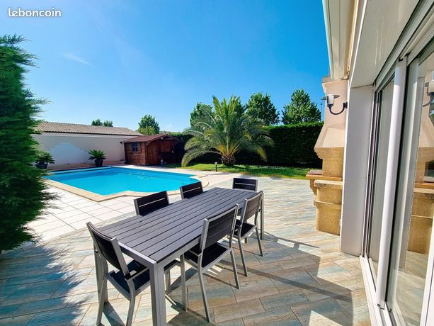 3 bedrooms House in La Rochelle, France No. 313753