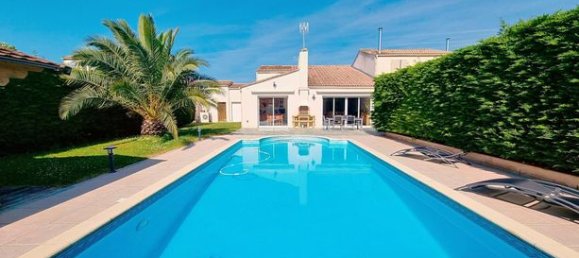 3 bedrooms House in La Rochelle, France No. 313753 3