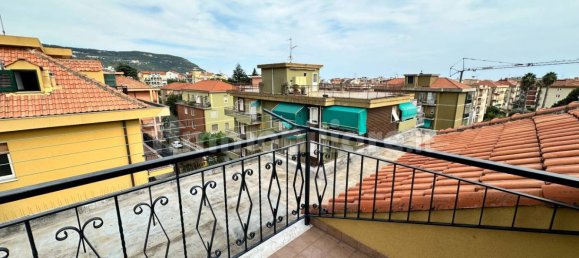 Квартира с 1 спальней в Пьетра Лигуре, Италия № 335667 12