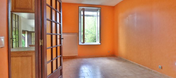2 Schlafzimmer Haus in La Chapelle-Saint-Luc, France, Nr. 262716 3