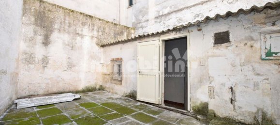 Apartamento de 4 habitaciónes en Oria, Italy No. 42318 13