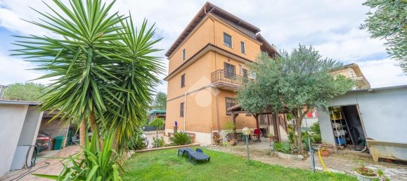 3 rooms Apartment in Rome, Italy No. 280444 33