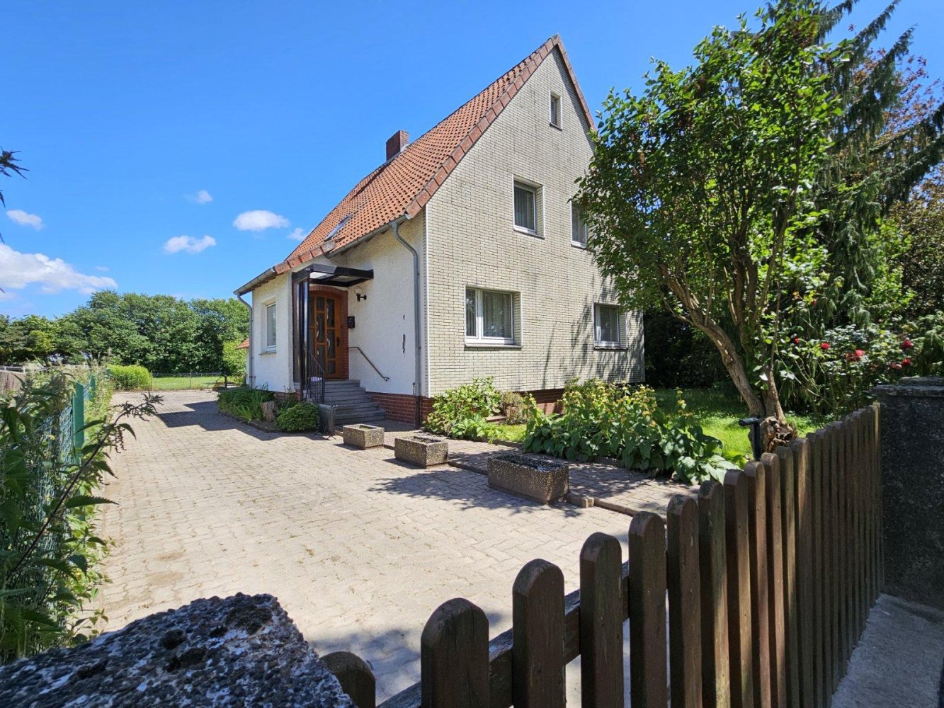 7 rooms Townhouse in Hanover, Germany No. 249127