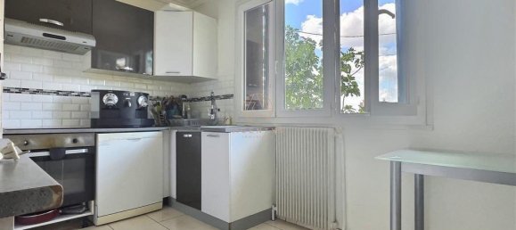 3 bedrooms House in Champigny-sur-Marne, France No. 151026 5