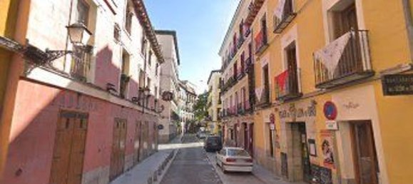 106m² Commercial property in Madrid, Spain No. 77063 5