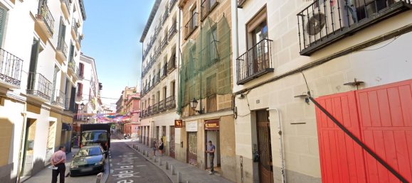 106m² Commercial property in Madrid, Spain No. 77063 8