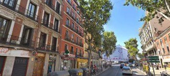 106m² Commercial property in Madrid, Spain No. 77063 3