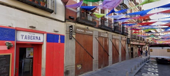 106m² Commercial property in Madrid, Spain No. 77063 7