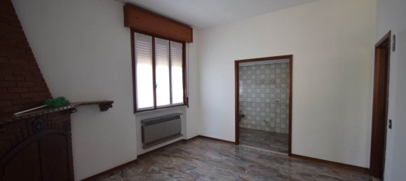 2 rooms House in Castell'Arquato, Italy No. 220066 8