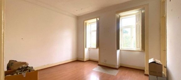 347m² Building in Lisbon, Portugal No. 137199 16