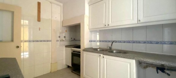 347m² Building in Lisbon, Portugal No. 137199 8