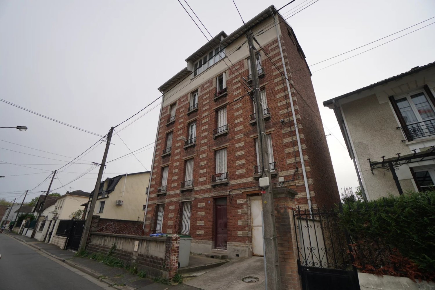 Apartamento de 1 dormitorio en Aulnay-sous-Bois, France No. 184044