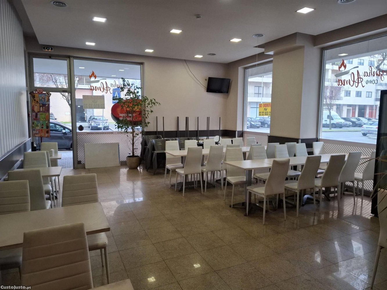140m² Commercial property in Maia, Portugal No. 354794