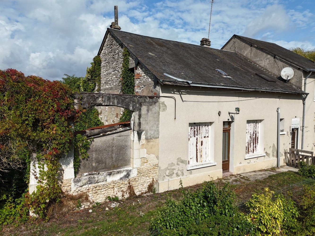 2 bedrooms House in Saint-Genou, France No. 317138