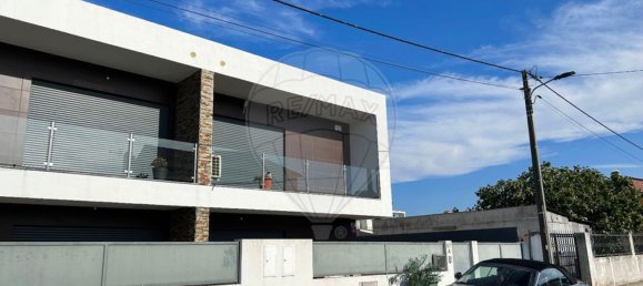 3 bedrooms House in Seixal, Portugal No. 188823 23