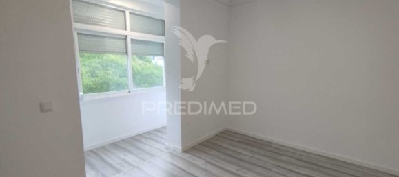 Квартира с 1 спальней в Лиссабон, Португалия № 154003 3