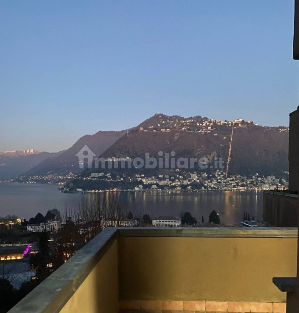 3 bedrooms Apartment in Como, Italy No. 360842