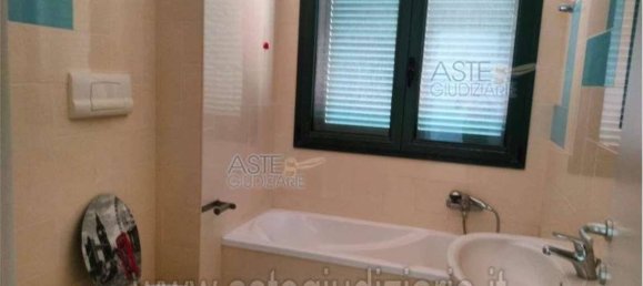 2 bedrooms Apartment in Città Sant'Angelo, Italy No. 271352 4