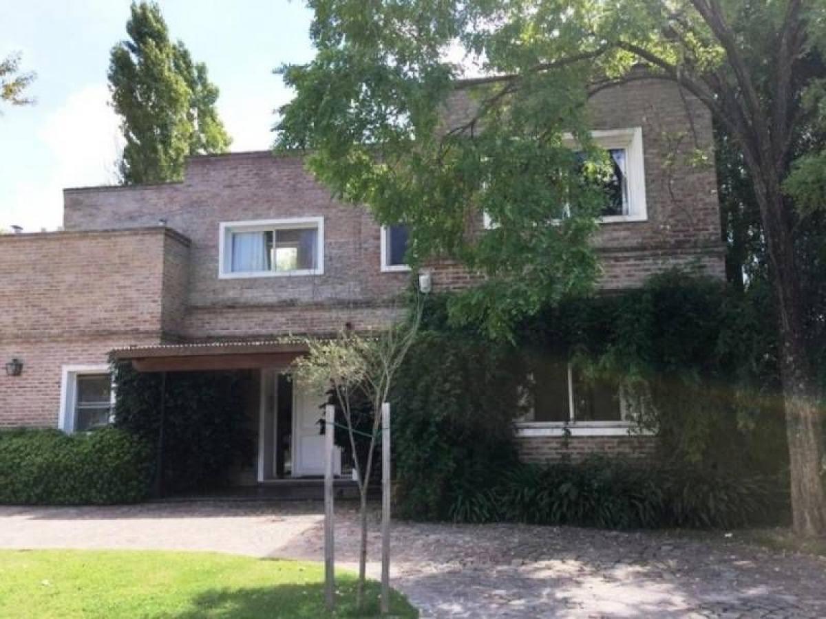 Casa T5 em Pilar, Argentina N.º 97940