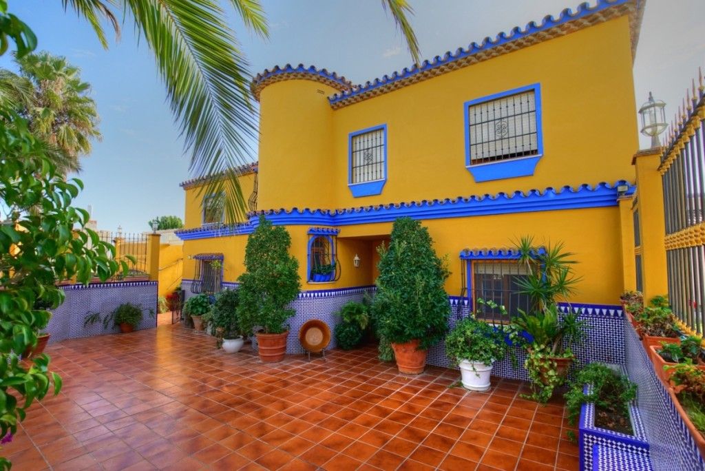 Casa T5 em Estepona, Spain N.º 142767