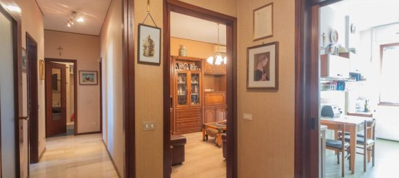 3-salle Appartement à Sesto San Giovanni, Italy No. 125595 4