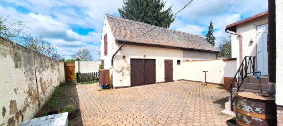 3 bedrooms Townhouse in Salzlandkreis, Germany No. 219098 3