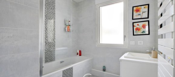 Квартира с 3 спальнями в Париж, Франция № 169609 10