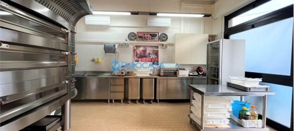 2-salle Propriété commerciale à Carpi, Italy No. 61250 10