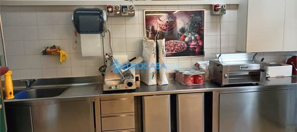 2-salle Propriété commerciale à Carpi, Italy No. 61250 3