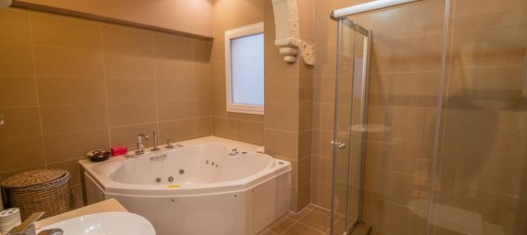 4 Schlafzimmer Villa in Paphos, Cyprus, Nr. 25099 3