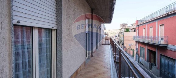 3 Schlafzimmer Wohnung in Bronte, Italy, Nr. 319034 18