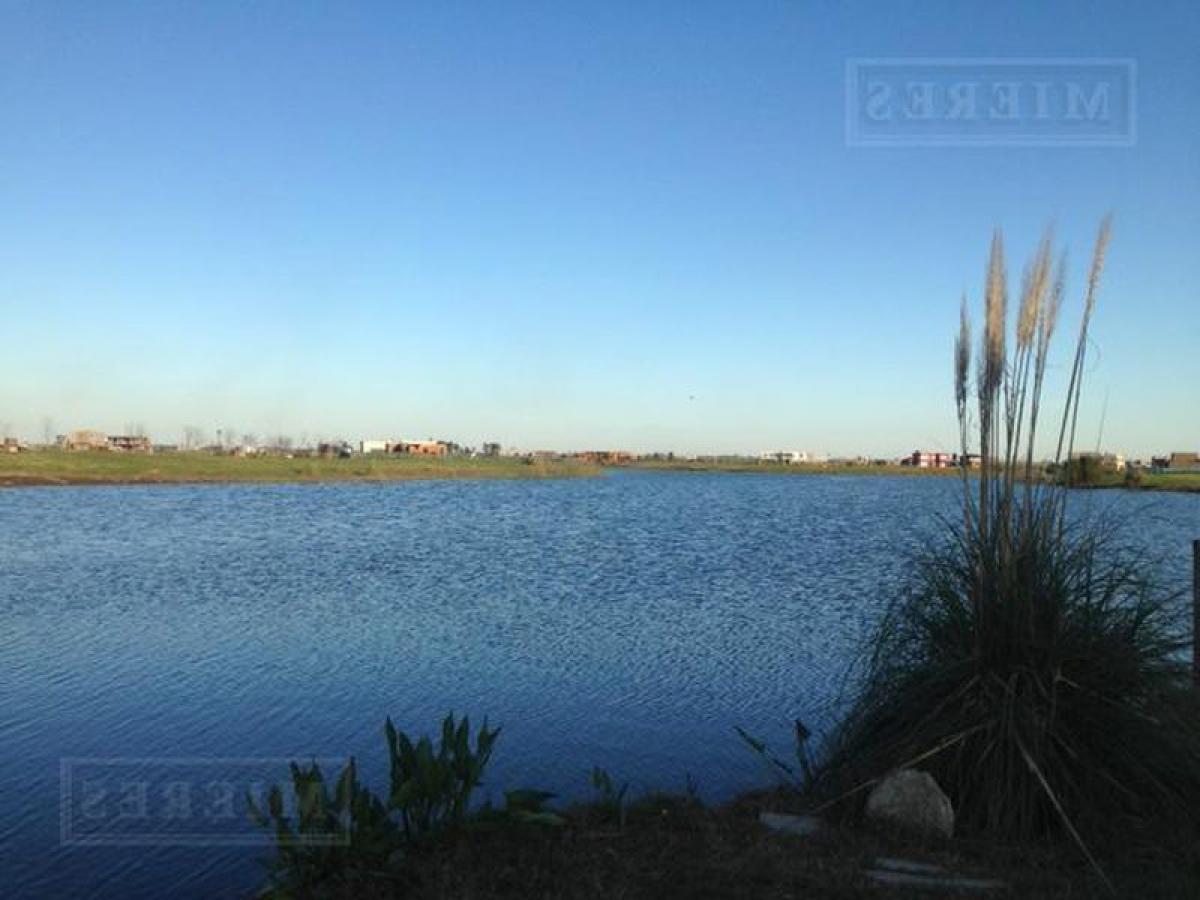  Land in Escobar, Argentina No. 110729