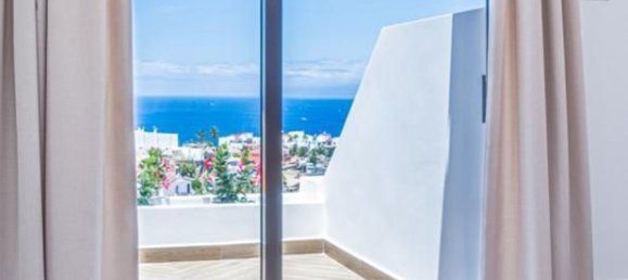 3 bedrooms House in Adeje, Spain No. 29743 9